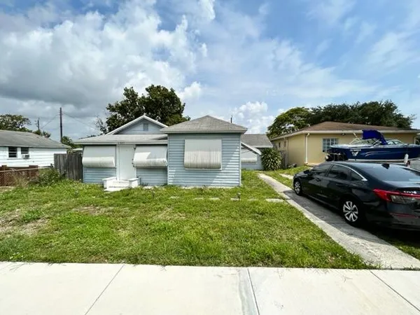 $425,000 | 2307 Wilson Street, Hollywood, FL 33020