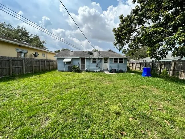 $425,000 | 2307 Wilson Street, Hollywood, FL 33020