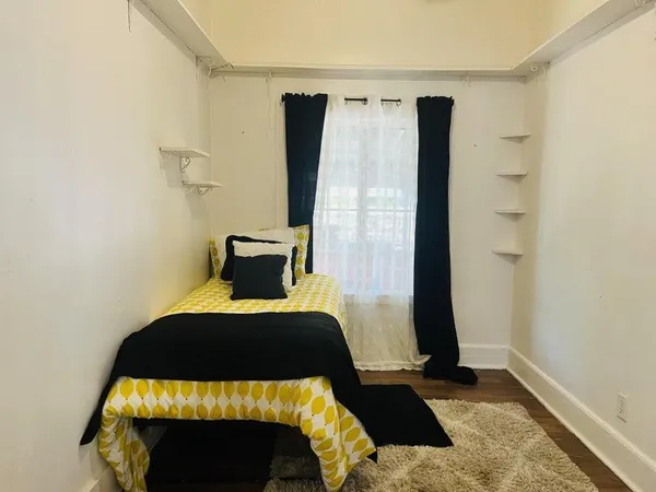 $299,000 | 824 North Willis Street, Visalia, CA 93291