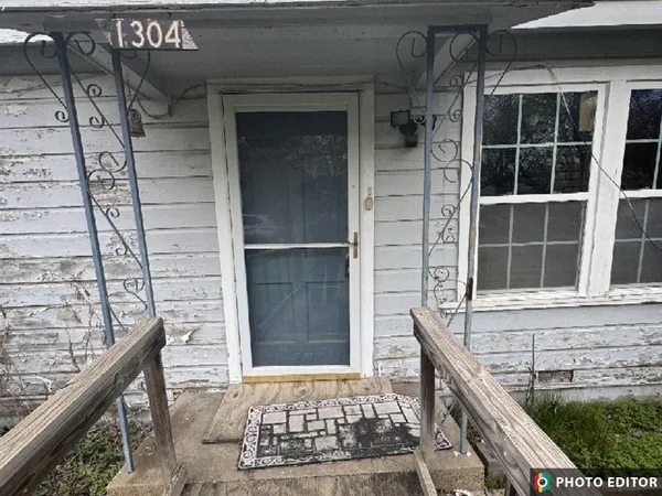 $65,000 | 1304 North Wood Street, Cleburne, TX 76033