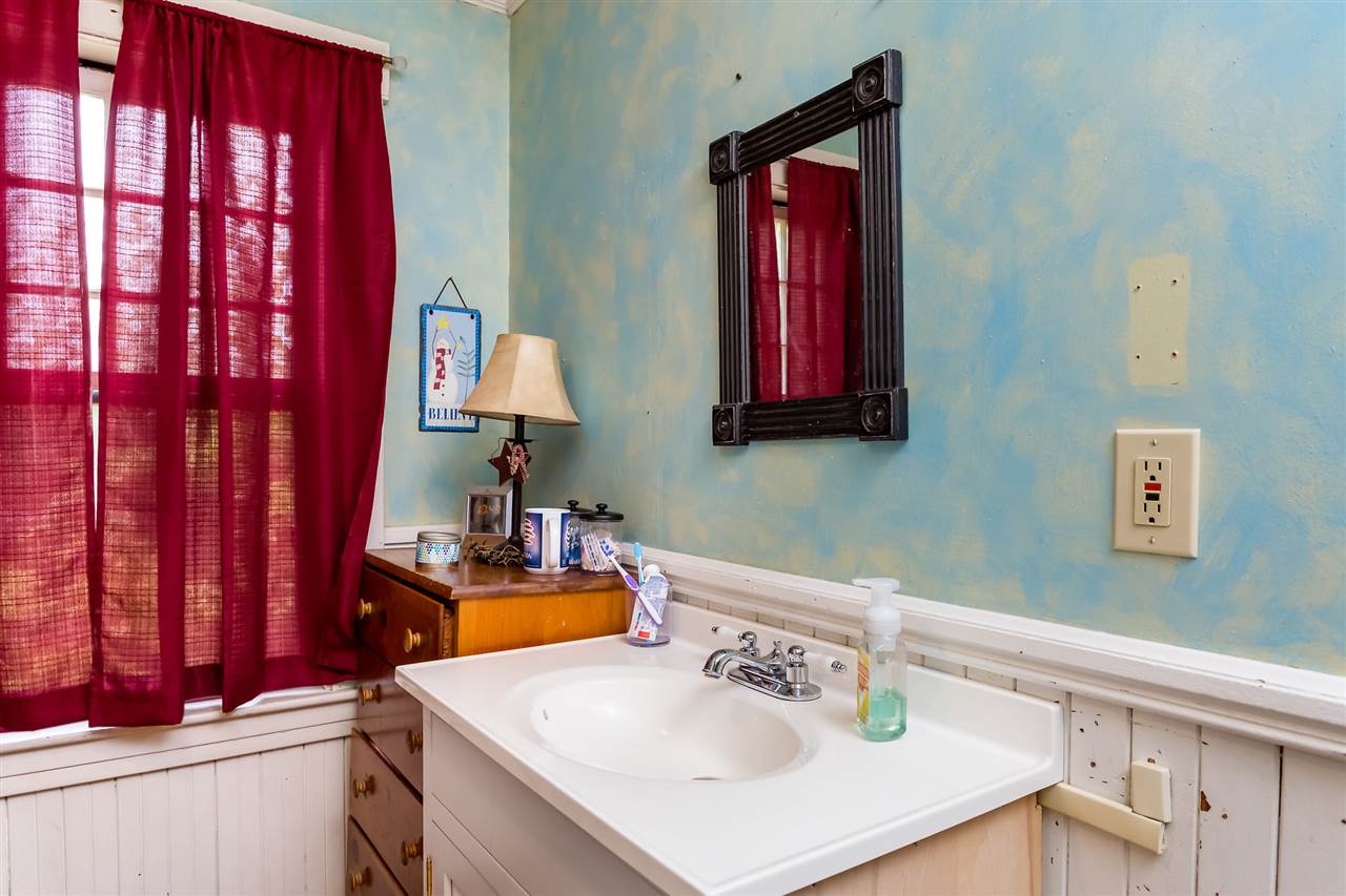 7 King Street Rochester, NH 03867 - Photo 22 of 30