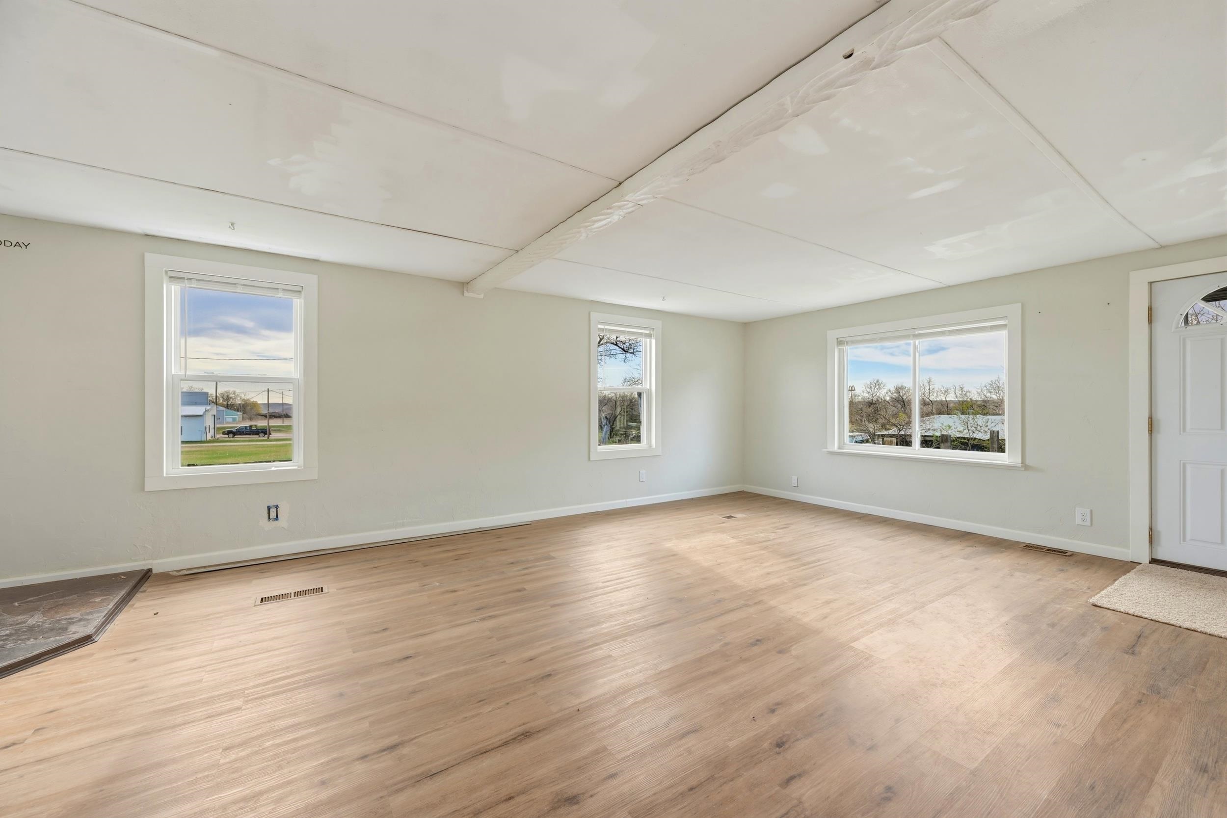 210 McKinney Street Buffalo, WY 82834 - Photo 2 of 23