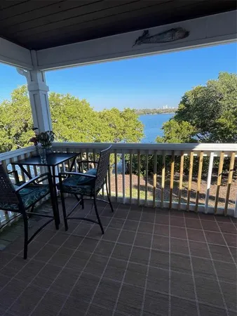 $1,800 | 249 Pompano Drive Southeast, Unit D, St. Petersburg, FL 33705