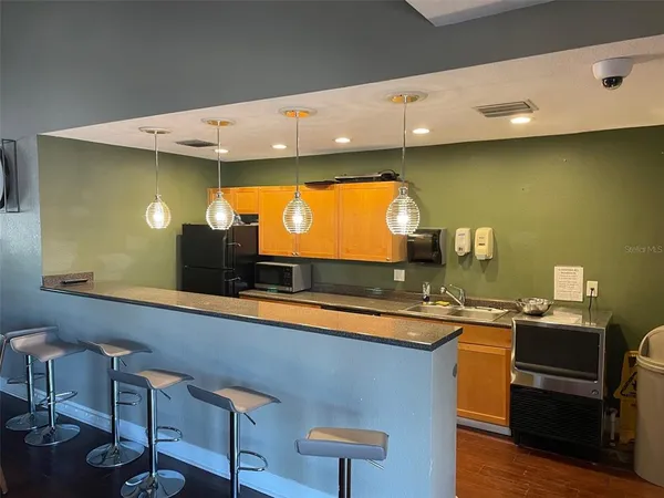 $1,800 | 249 Pompano Drive Southeast, Unit D, St. Petersburg, FL 33705