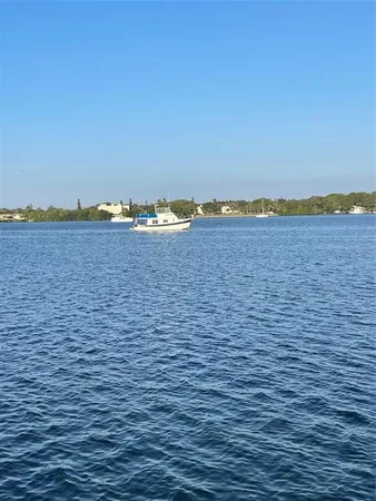 $1,800 | 249 Pompano Drive Southeast, Unit D, St. Petersburg, FL 33705