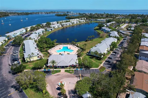 $1,800 | 249 Pompano Drive Southeast, Unit D, St. Petersburg, FL 33705