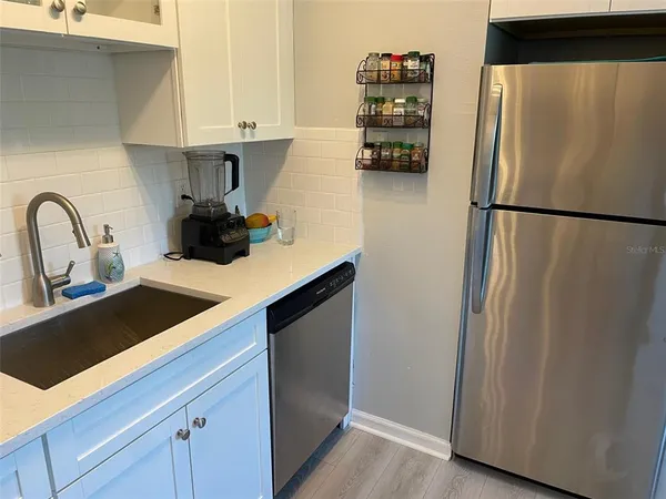 $1,800 | 249 Pompano Drive Southeast, Unit D, St. Petersburg, FL 33705