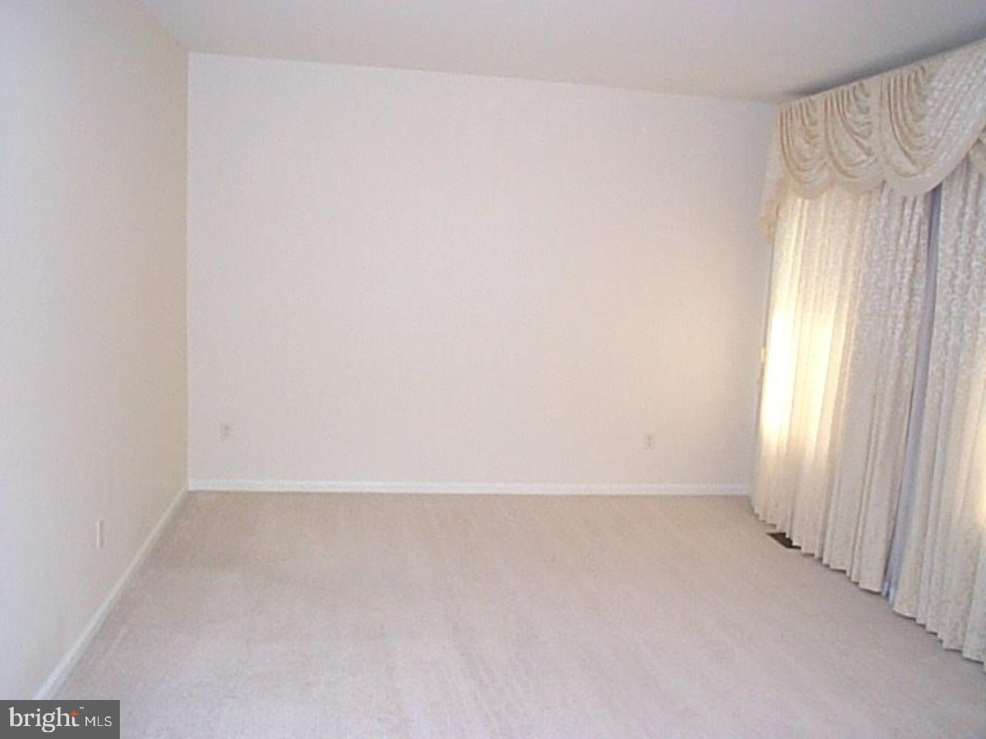 21 Dunleary Drive Bear, DE 19701 - Photo 5 of 16 living room