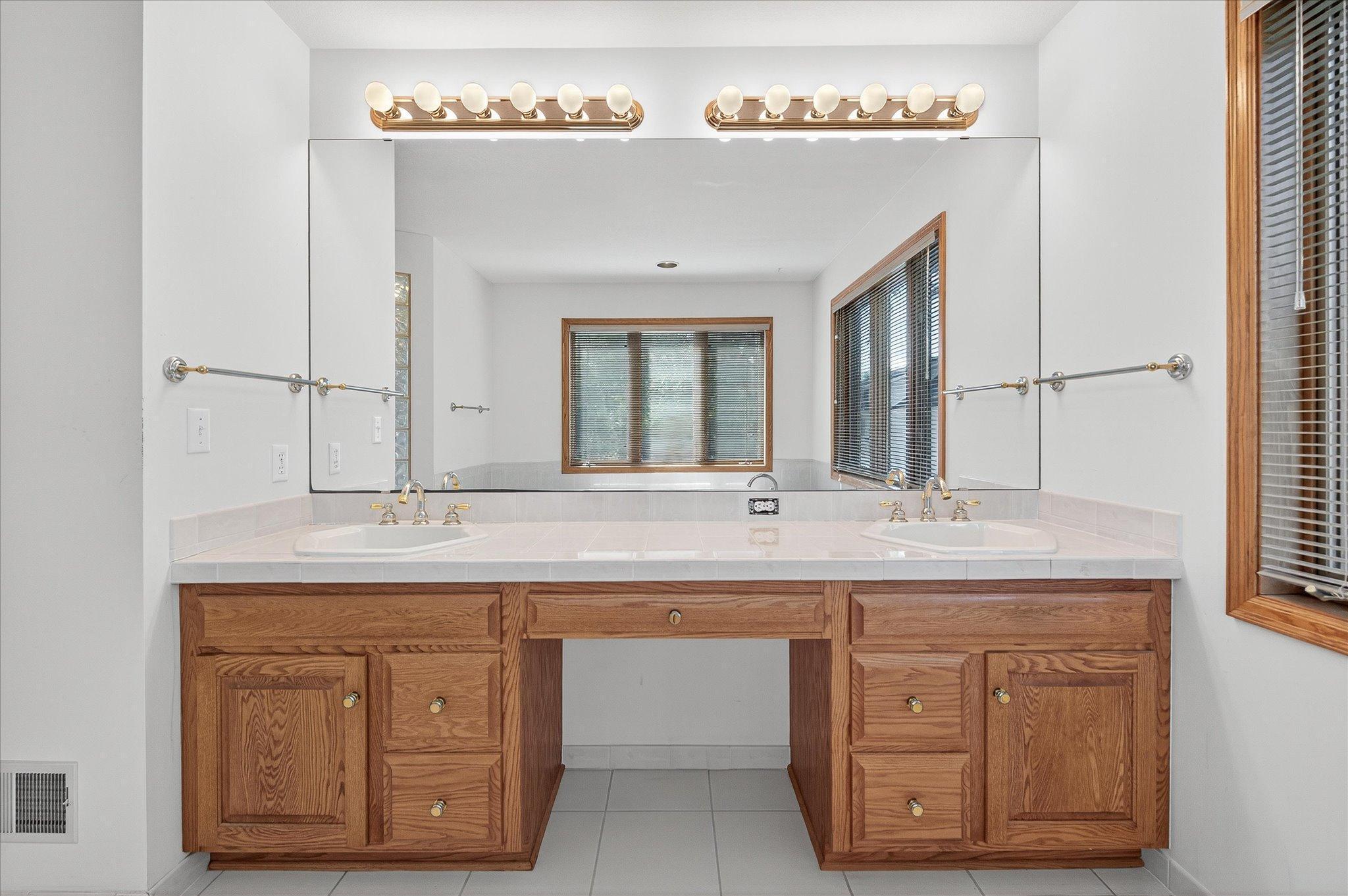 5236 Picha Road Minnetonka, MN 55345 - Photo 17 of 39