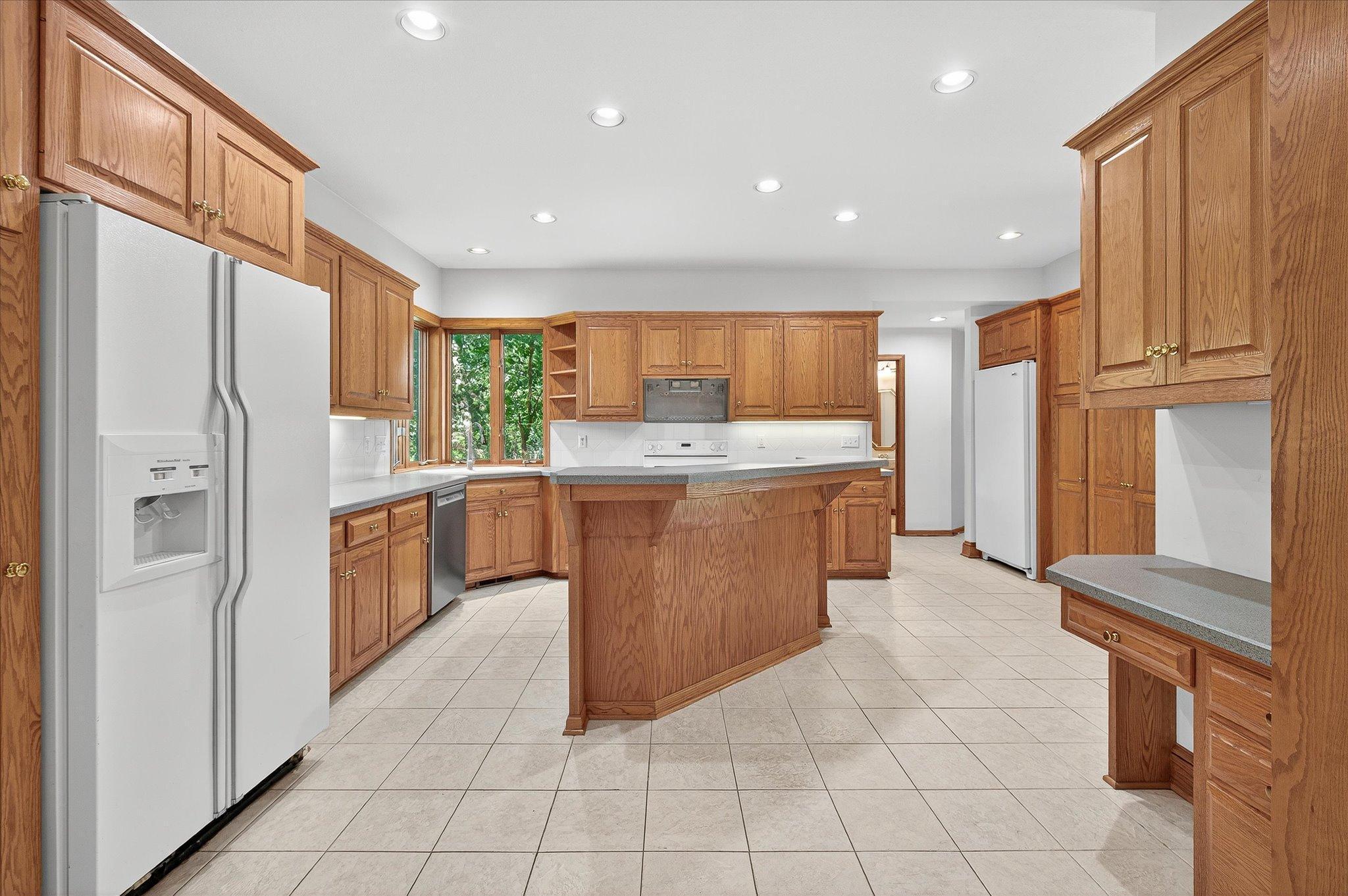 5236 Picha Road Minnetonka, MN 55345 - Photo 5 of 39