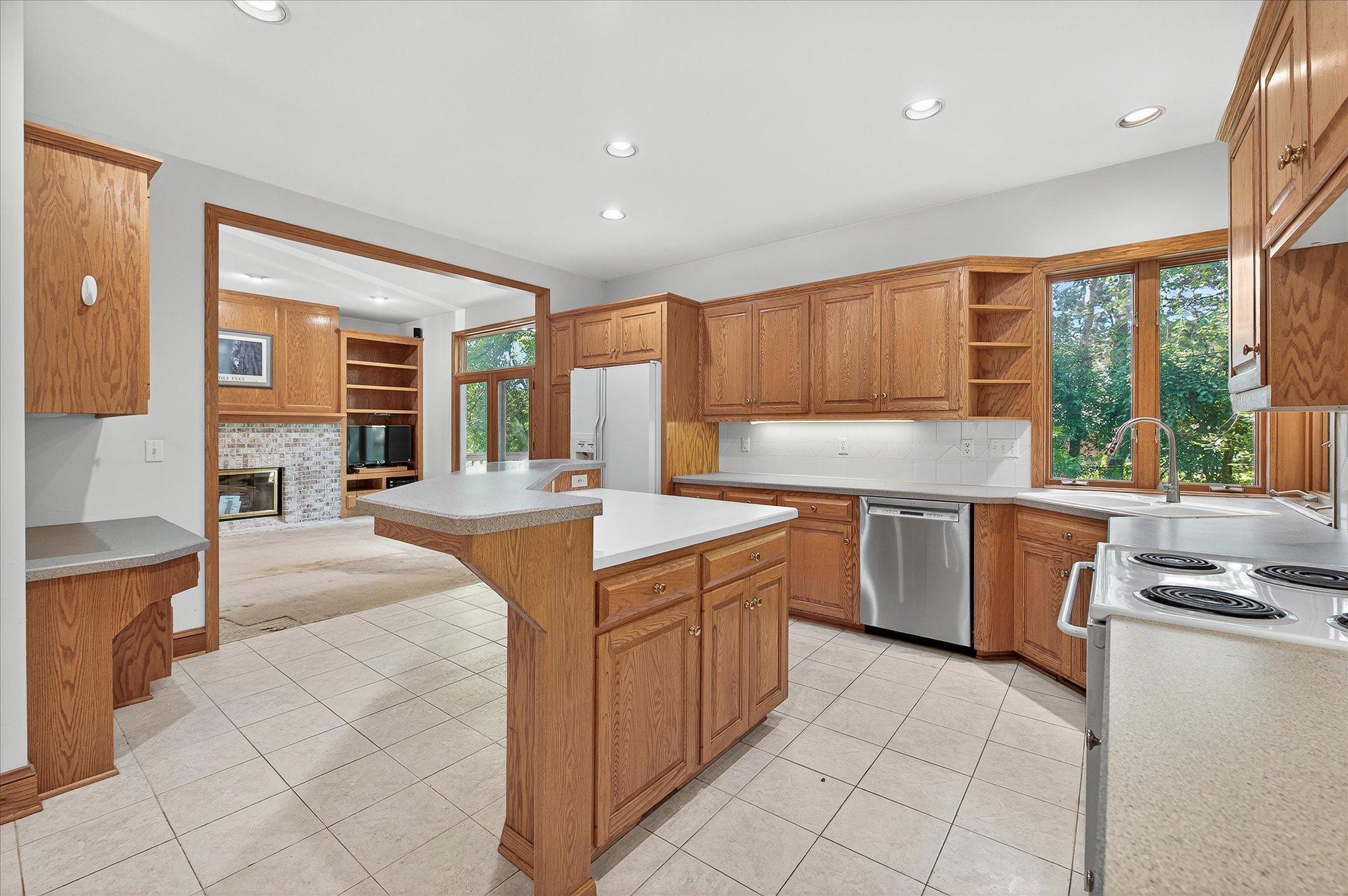 5236 Picha Road Minnetonka, MN 55345 - Photo 6 of 39