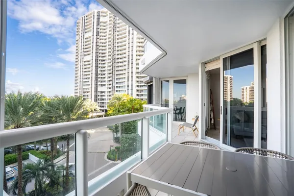 $5,300 | 21055 Yacht Club Drive, Unit 605, Aventura, FL 33180