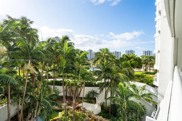 $5,300 | 21055 Yacht Club Drive, Unit 605, Aventura, FL 33180
