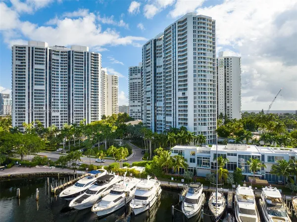 $5,300 | 21055 Yacht Club Drive, Unit 605, Aventura, FL 33180