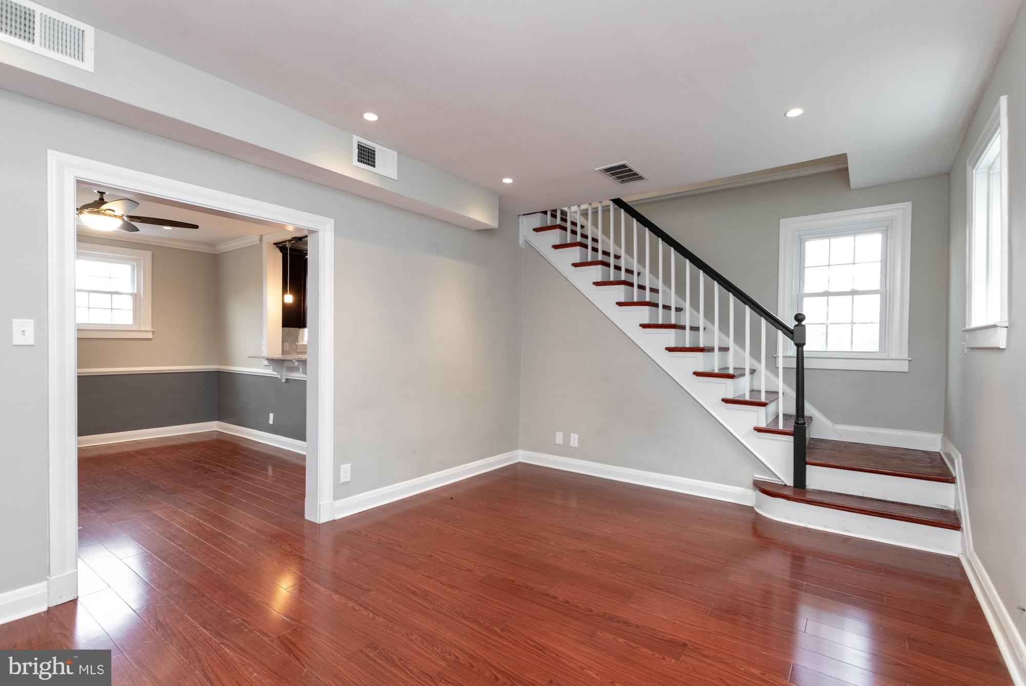 3210 Cedarhurst Road Baltimore, MD 21214 - Photo 3 of 26