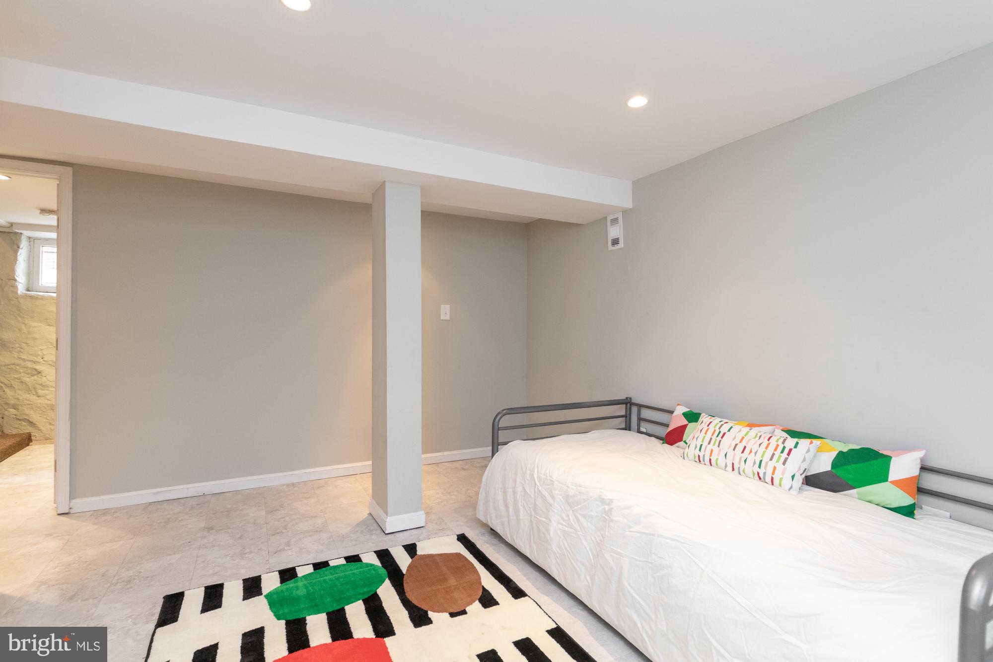 3210 Cedarhurst Road Baltimore, MD 21214 - Photo 23 of 26