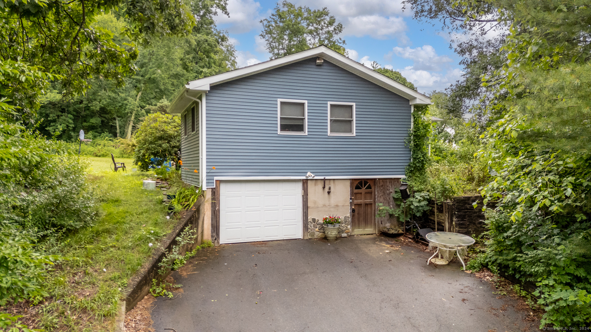 Welcome to 16 Pine Ridge Drive