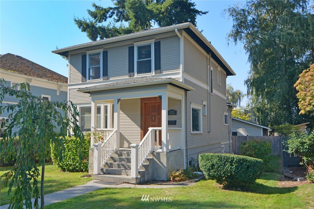 1322 Rucker Avenue Everett, WA 98201 - Photo 2 of 25