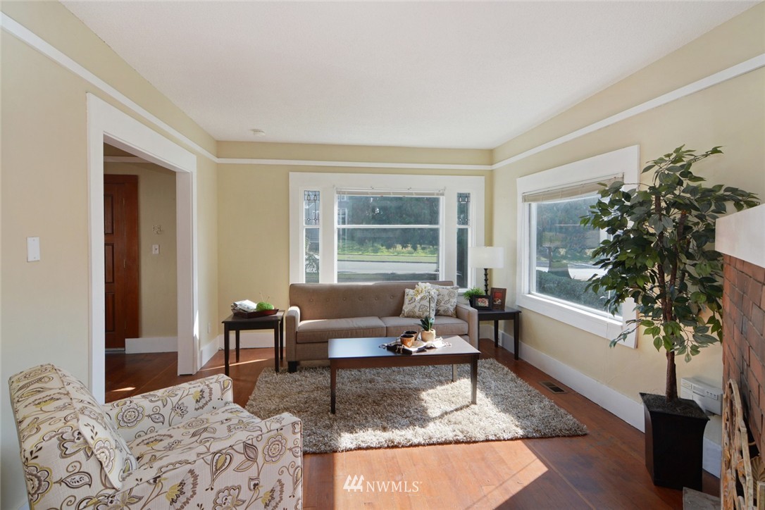 1322 Rucker Avenue Everett, WA 98201 - Photo 4 of 25