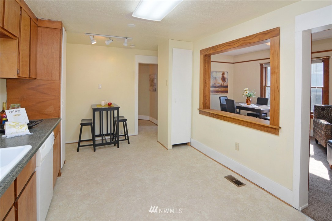 1322 Rucker Avenue Everett, WA 98201 - Photo 5 of 25