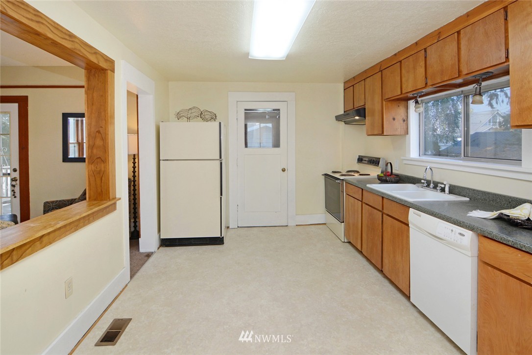 1322 Rucker Avenue Everett, WA 98201 - Photo 6 of 25