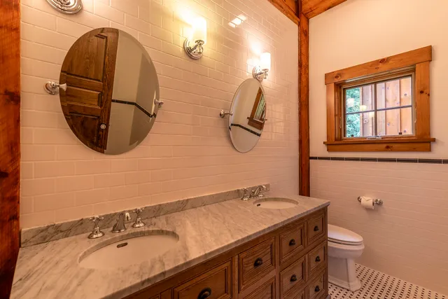 $2,225,000 | 16 Hunter Ridge Road, Winhall, VT 05340