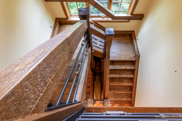 $2,225,000 | 16 Hunter Ridge Road, Winhall, VT 05340