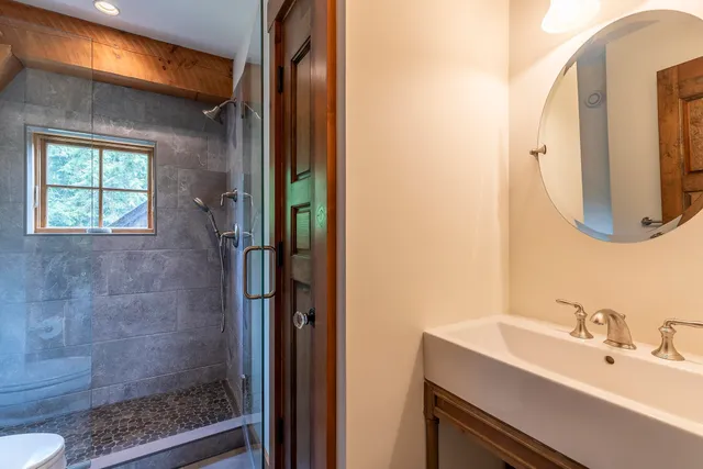 $2,225,000 | 16 Hunter Ridge Road, Winhall, VT 05340