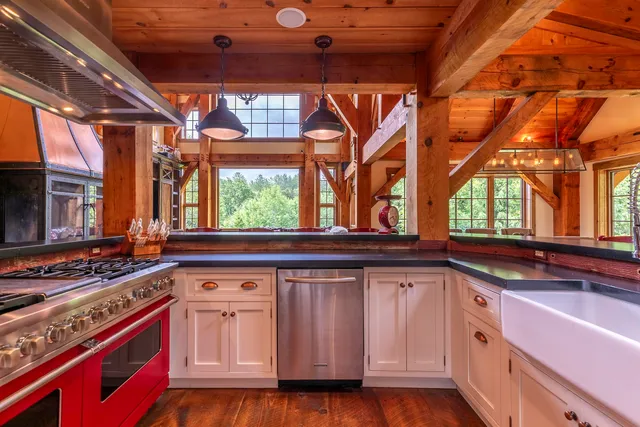 $2,225,000 | 16 Hunter Ridge Road, Winhall, VT 05340