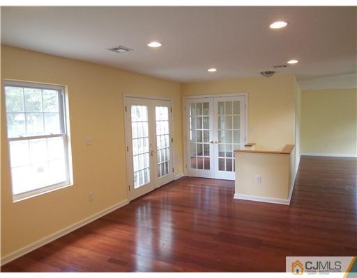 411 New Durham Road Piscataway, NJ 08854 - Photo 3 of 10 Gallery Image 3