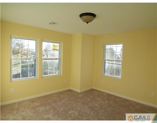 411 New Durham Road Piscataway, NJ 08854 - Photo 7 of 10 Gallery Image 7
