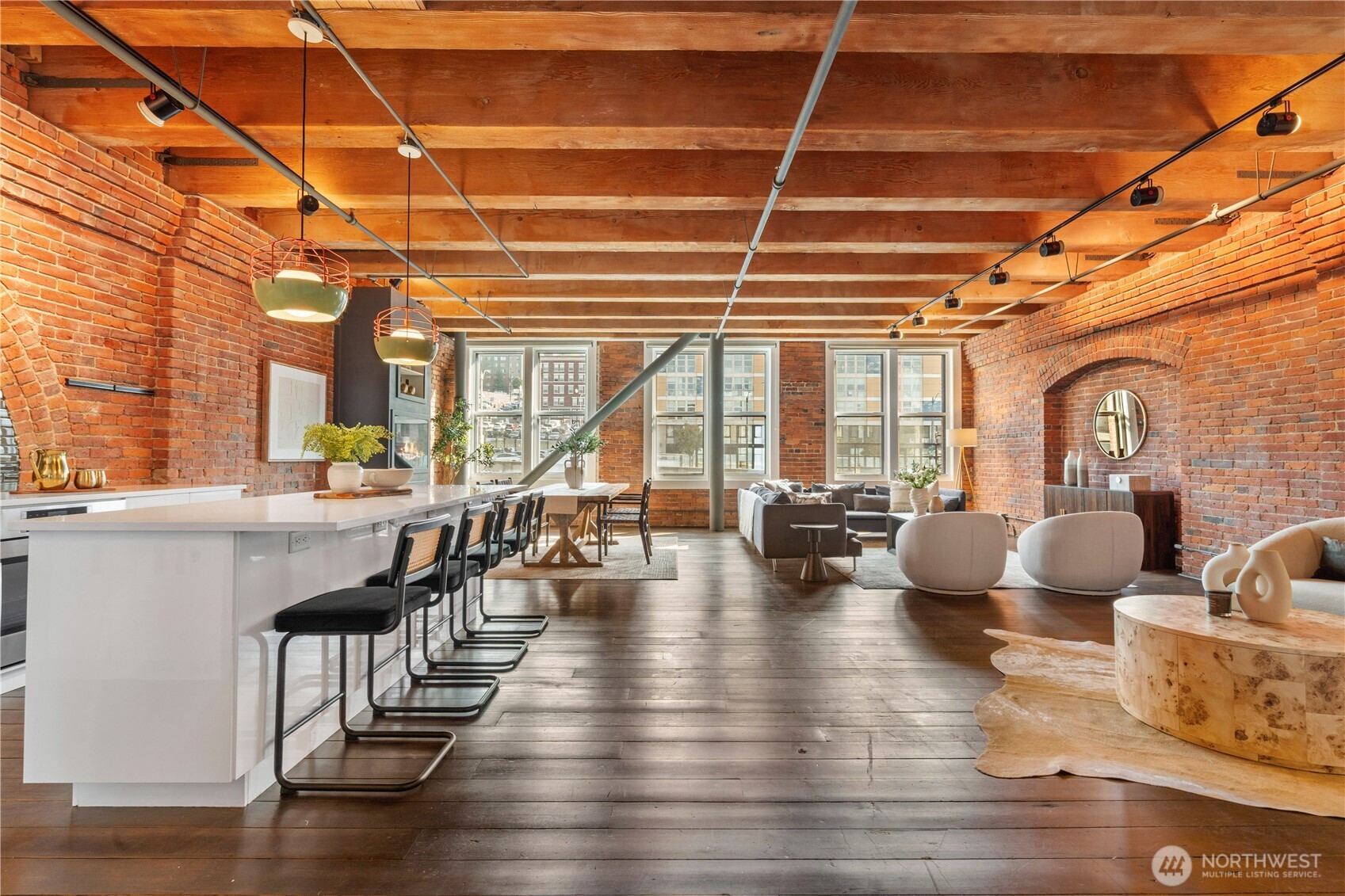 210 3rd Avenue South, Unit 2D Seattle, WA 98104 - Photo 2 of 26