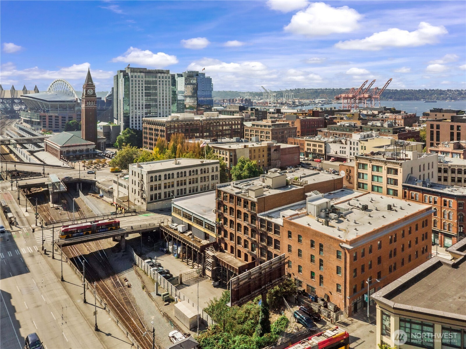 210 3rd Avenue South, Unit 2D Seattle, WA 98104 - Photo 25 of 26