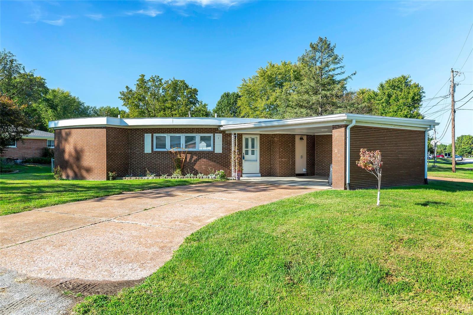 1 Richard Street Waterloo, IL 62298 - Photo 1 of 33