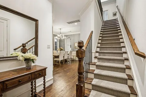 a view of entryway and workspace