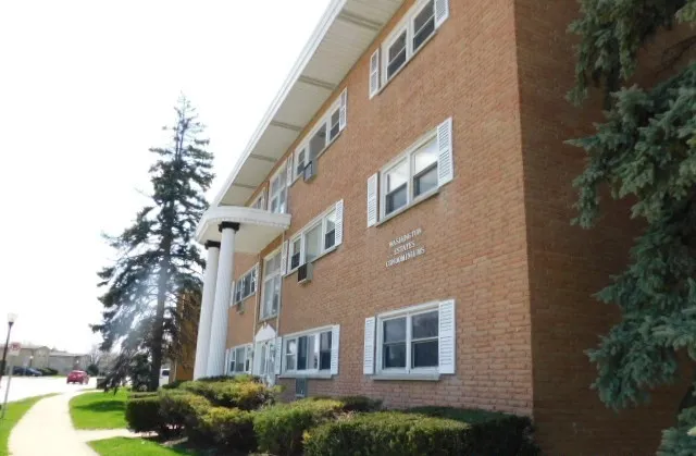 $129,900 | 520 North Wolf Road, Unit 301, Hillside, IL 60162