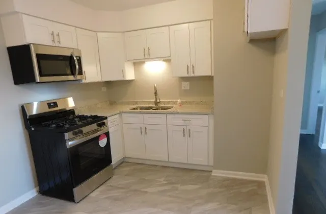 $124,900 | 520 North Wolf Road, Unit 301, Hillside, IL 60162