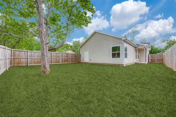 $1,550 | 2901 South Scullin Avenue, Denison, TX 75020