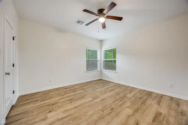 $1,550 | 2901 South Scullin Avenue, Denison, TX 75020