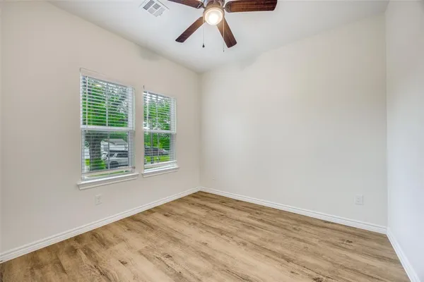 $1,550 | 2901 South Scullin Avenue, Denison, TX 75020