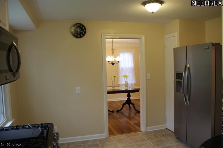 3923 Northampton Road Cleveland, OH 44121 - Photo 9 of 21