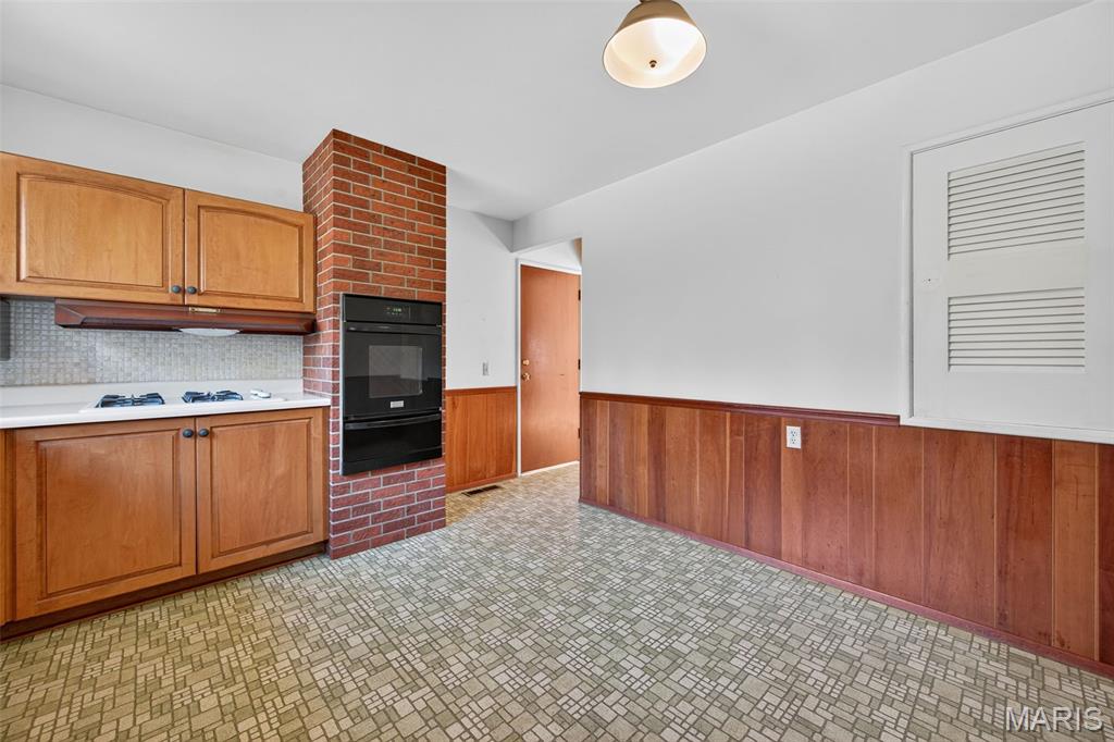 2175 Somerset Drive Florissant, MO 63033 - Photo 12 of 59