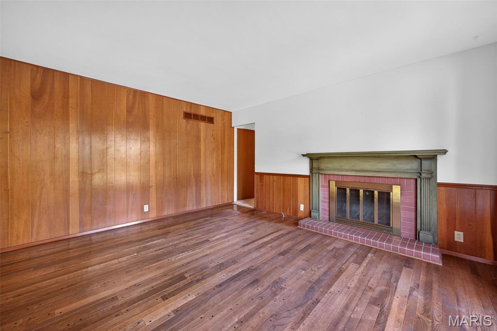 2175 Somerset Drive Florissant, MO 63033 - Photo 14 of 59