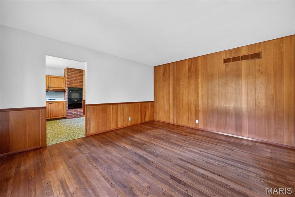 2175 Somerset Drive Florissant, MO 63033 - Photo 18 of 59