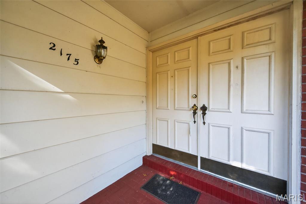 2175 Somerset Drive Florissant, MO 63033 - Photo 2 of 59