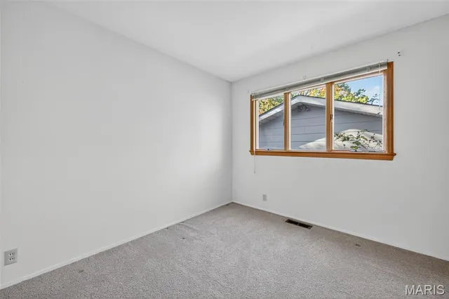 $170,000 | 2175 Somerset Drive, Florissant, MO 63033