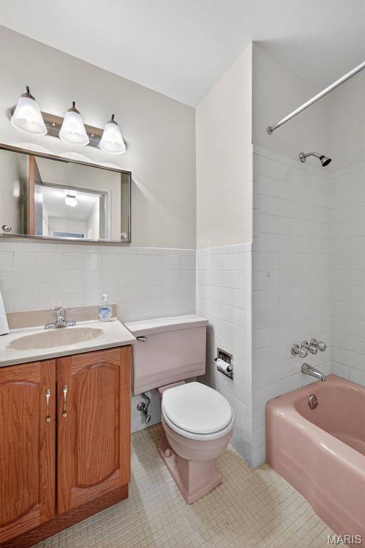 2175 Somerset Drive Florissant, MO 63033 - Photo 26 of 59