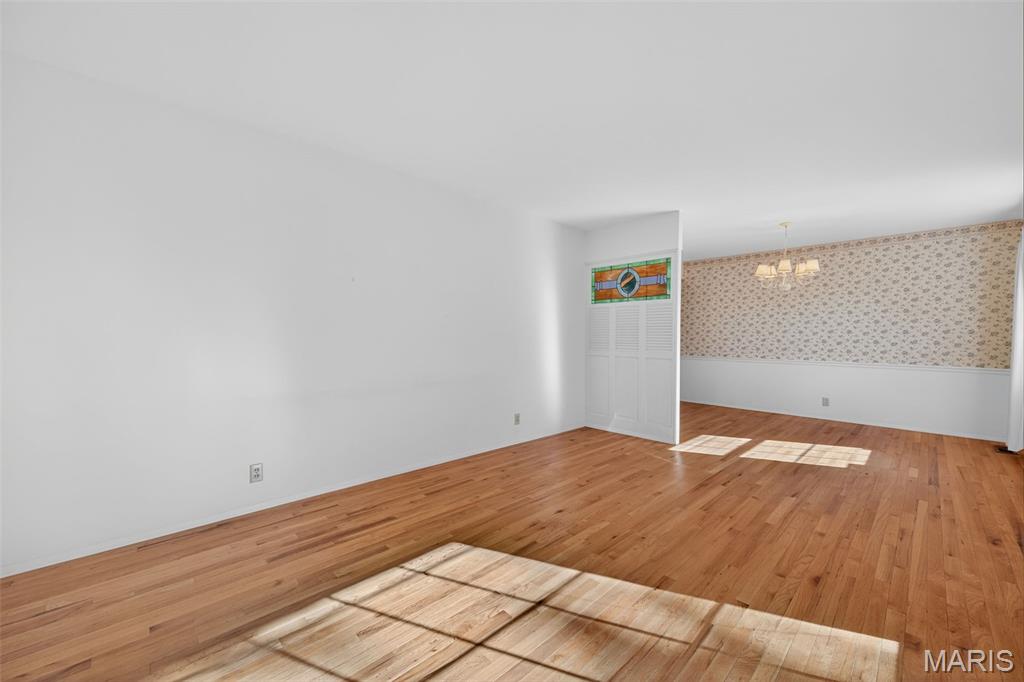 2175 Somerset Drive Florissant, MO 63033 - Photo 4 of 59