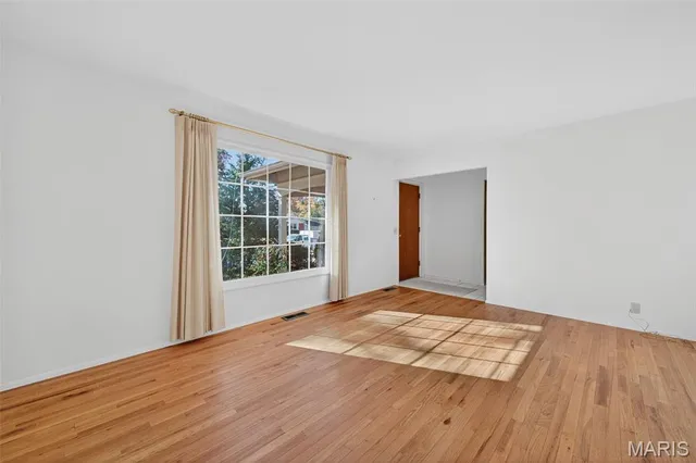 $170,000 | 2175 Somerset Drive, Florissant, MO 63033