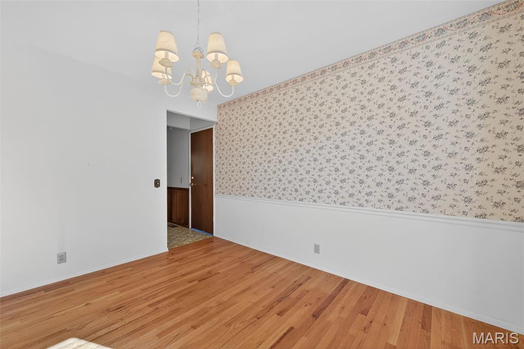 2175 Somerset Drive Florissant, MO 63033 - Photo 7 of 59